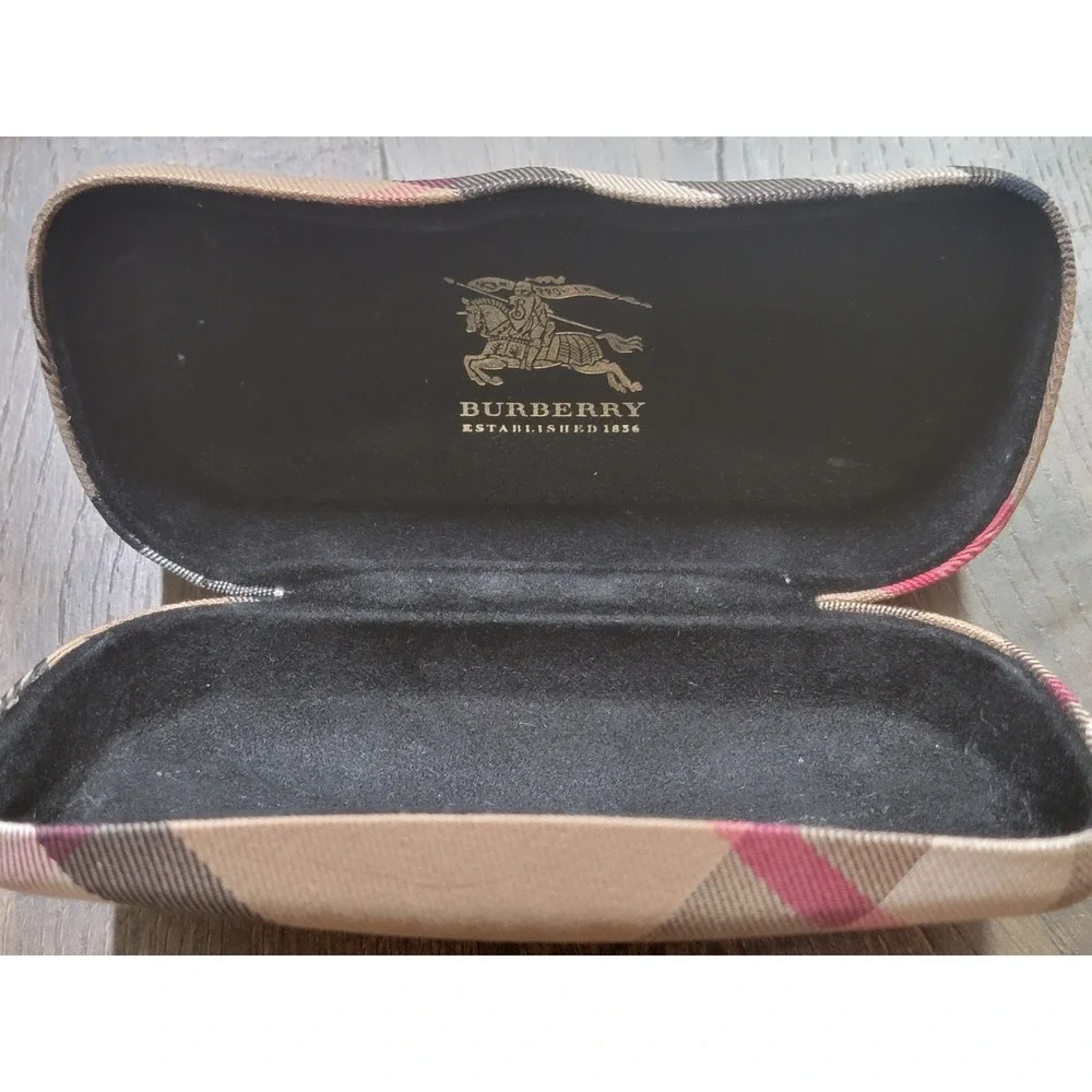 Burberry Nova Check Pattern Hard Eyeglass Case‎